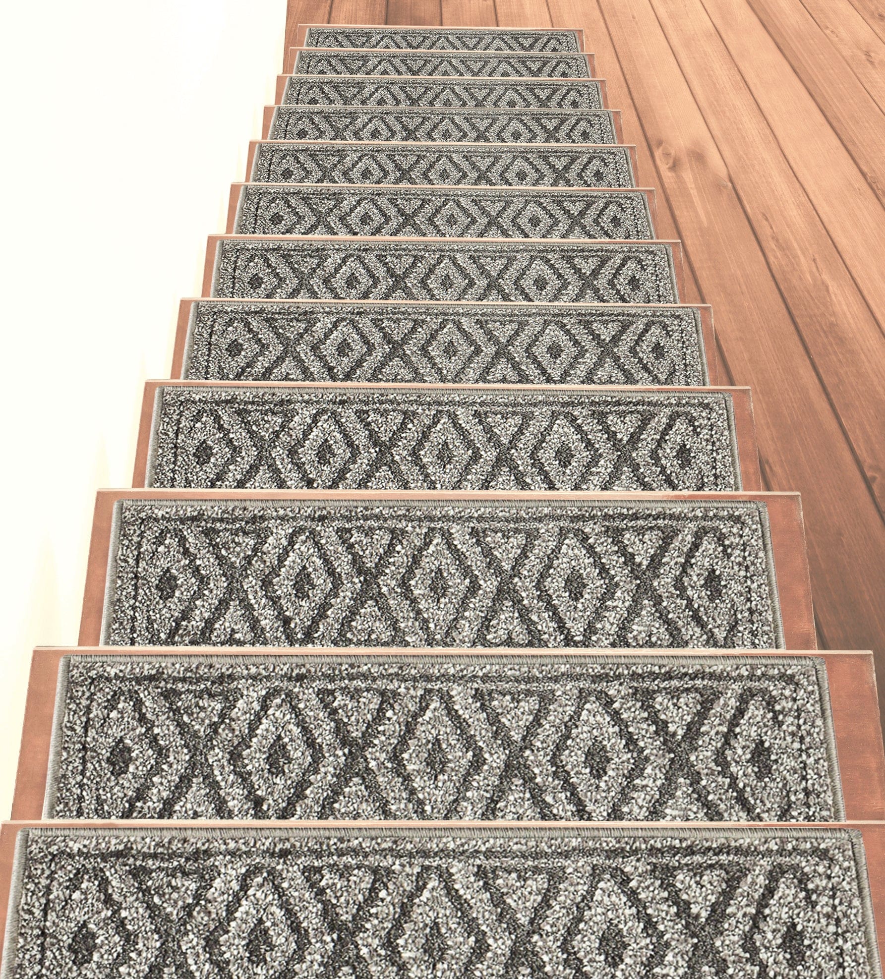 The Sofia Rugs Non-Slip Stair Treads (Set of 7) Carpet Stair Rugs Shag Gray  Indoor Geometric Stair Tread Rug in the Rugs department at